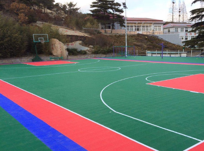 广西塑胶篮球场施工：如何保证施工质量